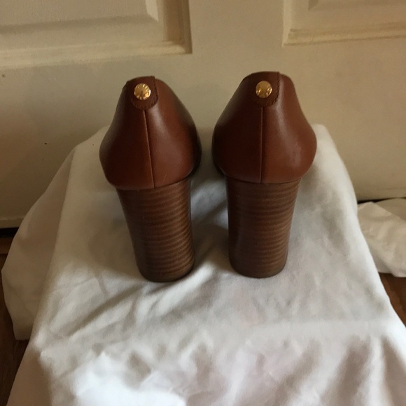 Michael Kors brown pumps - Picture 3 of 3